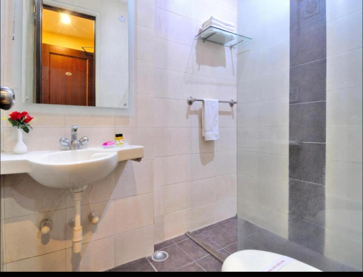 The Aster Karol Bagh Homely Atmosphere New Delhi Extérieur photo