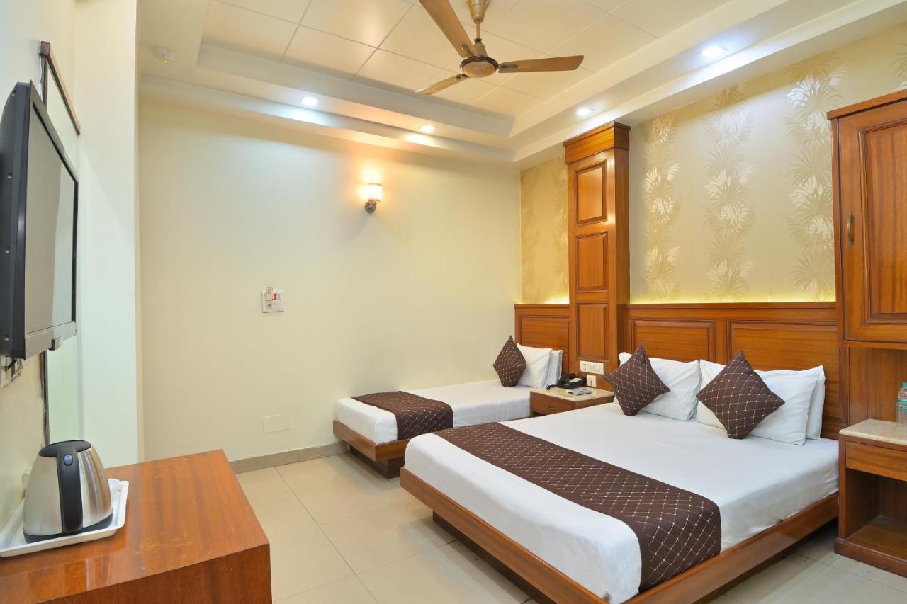 The Aster Karol Bagh Homely Atmosphere New Delhi Extérieur photo