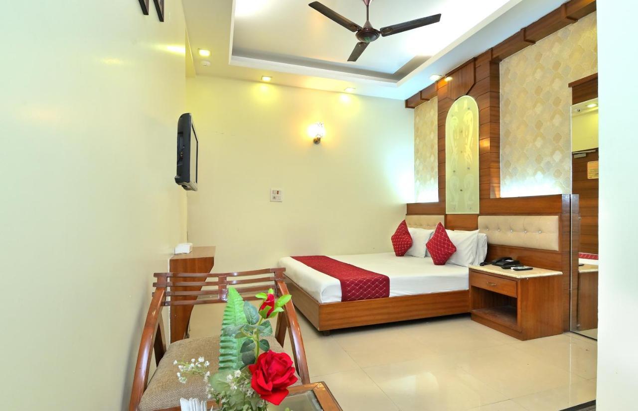 The Aster Karol Bagh Homely Atmosphere New Delhi Extérieur photo